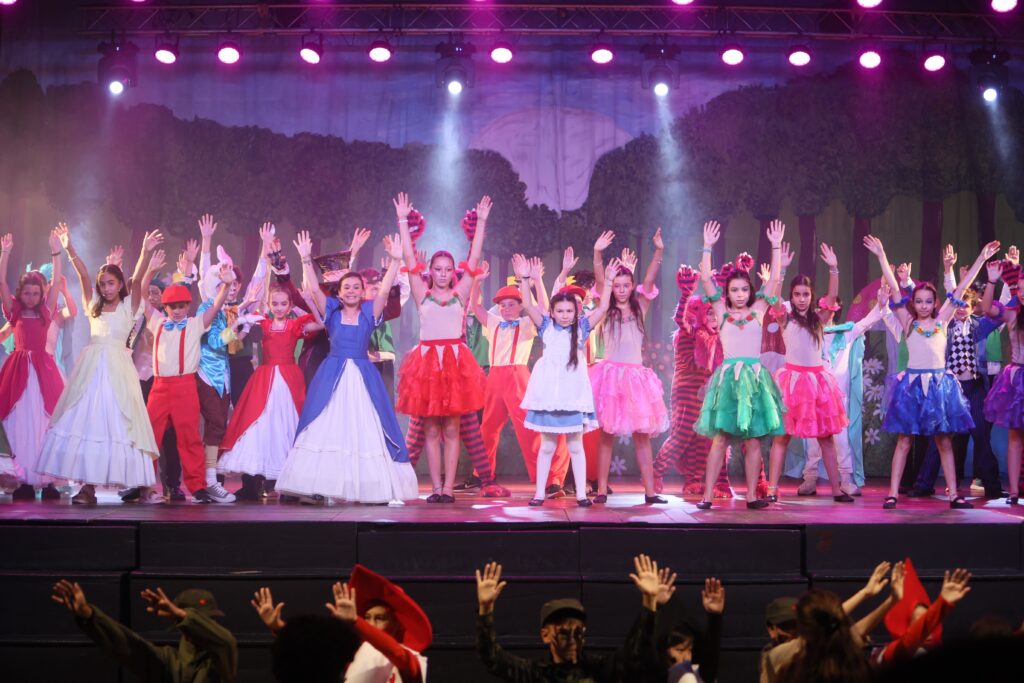 “Finding Wonderland”, el play de fin de año de Primary de Belgrano Day School