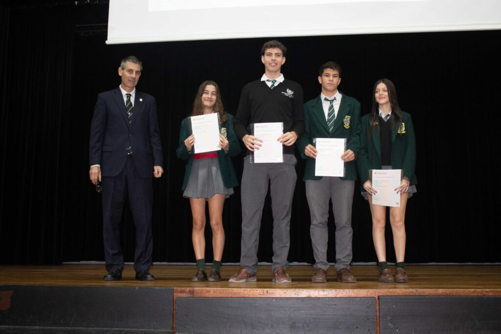 Alumnos del Belgrano Day School recibieron las certificaciones de exámenes Cambridge