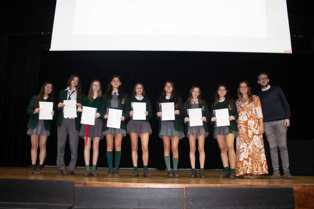 Alumnos del Belgrano Day School recibieron las certificaciones de exámenes Cambridge