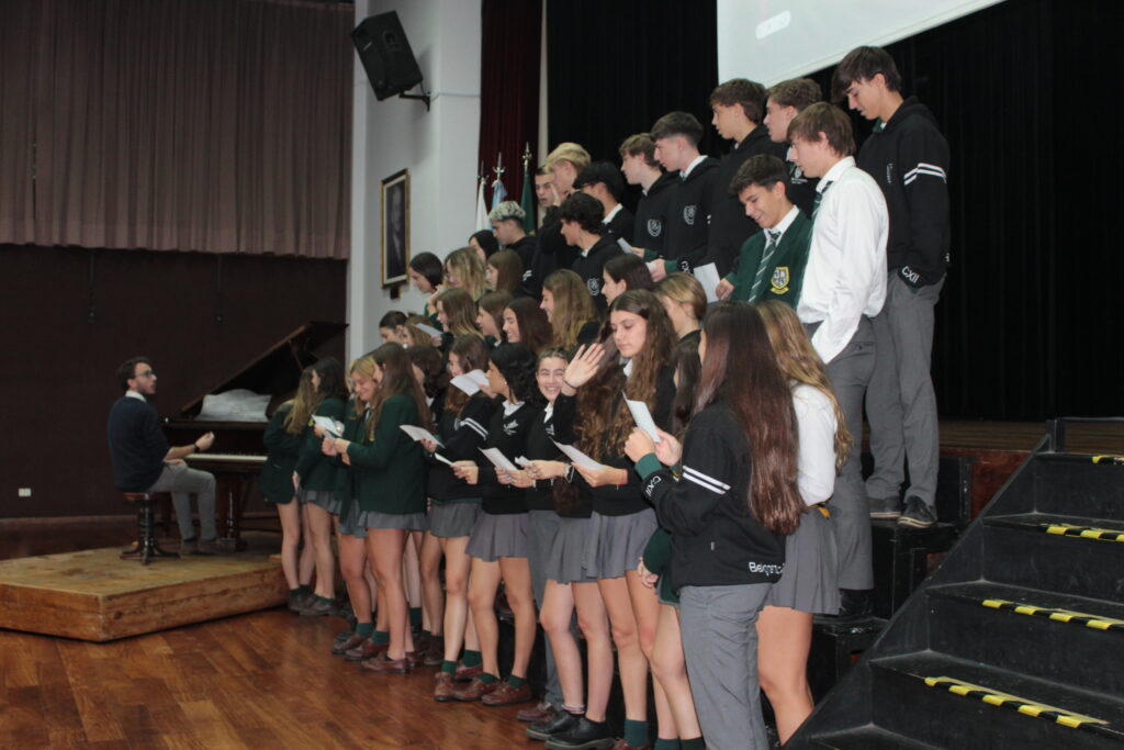 Alumnos del Belgrano Day School recibieron las certificaciones de exámenes Cambridge