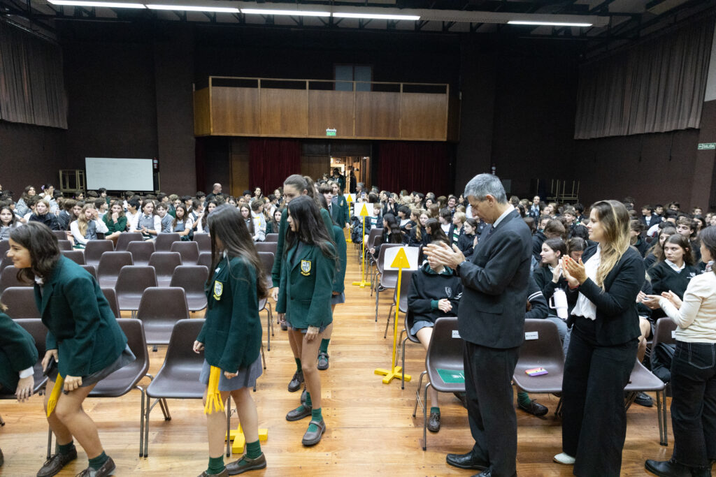 Alumnos del Belgrano Day School recibieron las certificaciones de exámenes Cambridge