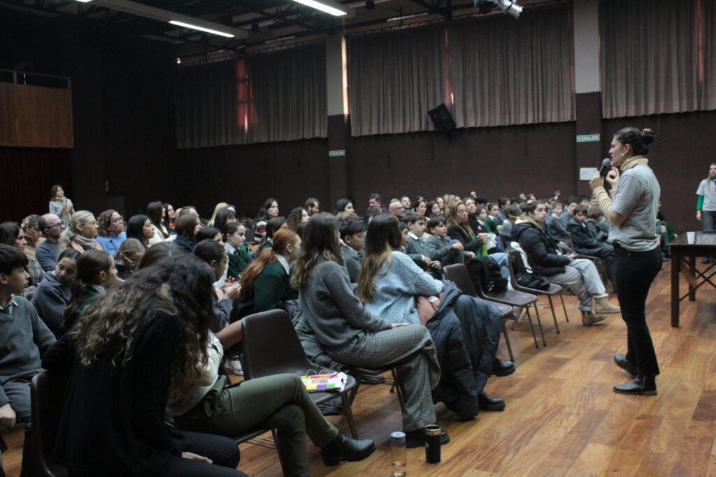 Talleres de ciudadanía digital en el Belgrano Day School