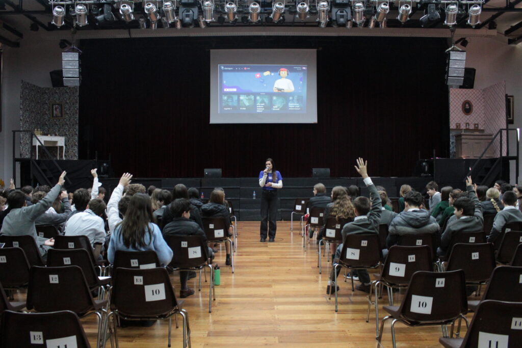 Talleres de ciudadanía digital en el Belgrano Day School