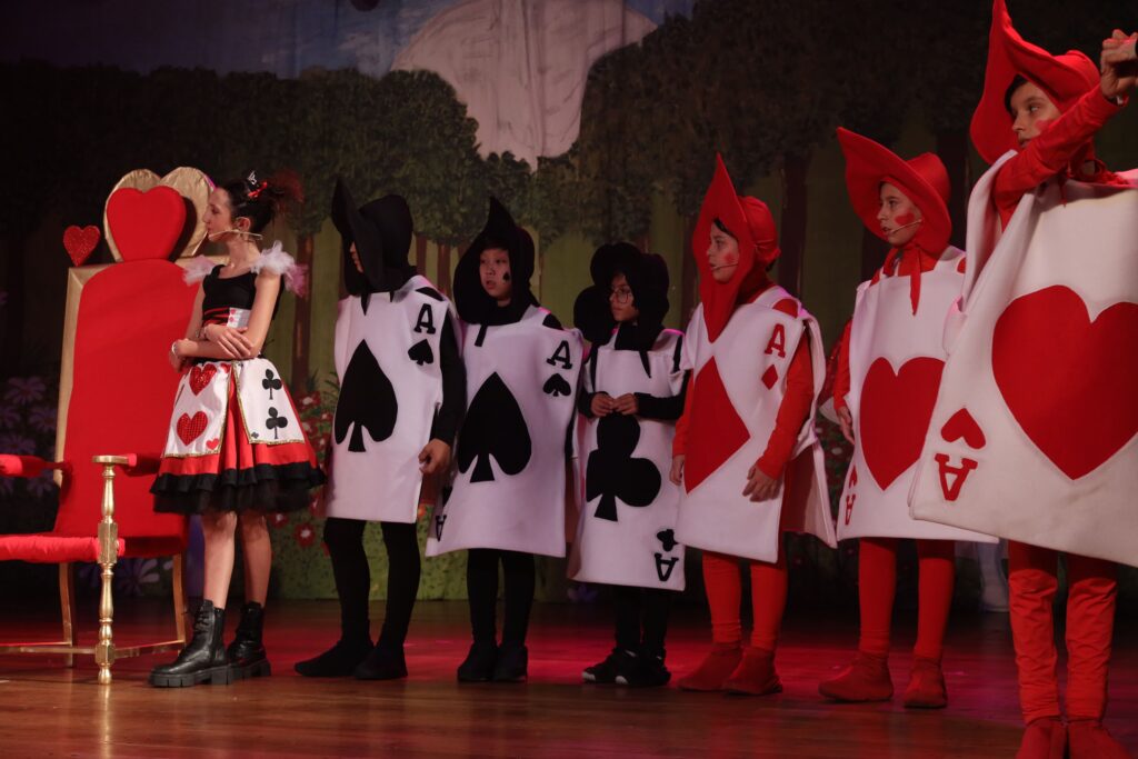 “Finding Wonderland”, el play de fin de año de Primary de Belgrano Day School