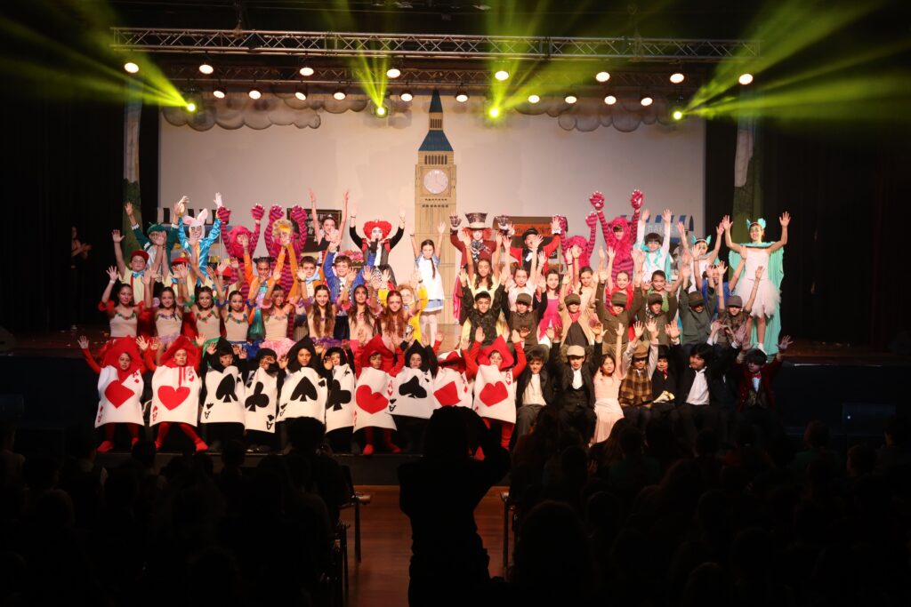“Finding Wonderland”, el play de fin de año de Primary de Belgrano Day School