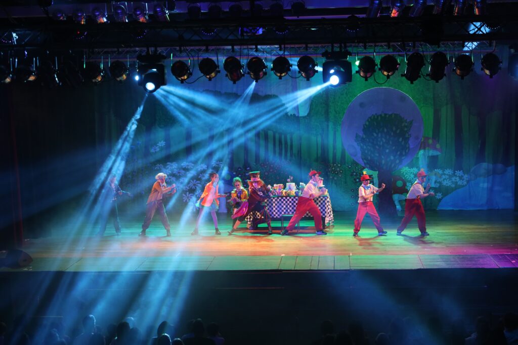 “Finding Wonderland”, el play de fin de año de Primary de Belgrano Day School