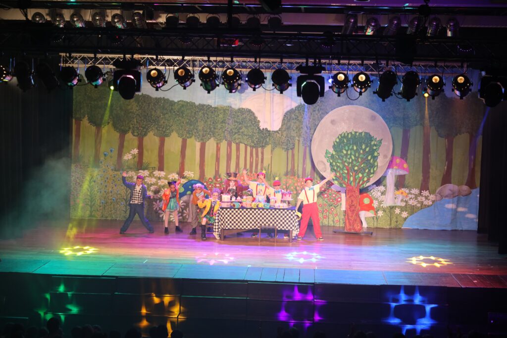 “Finding Wonderland”, el play de fin de año de Primary de Belgrano Day School