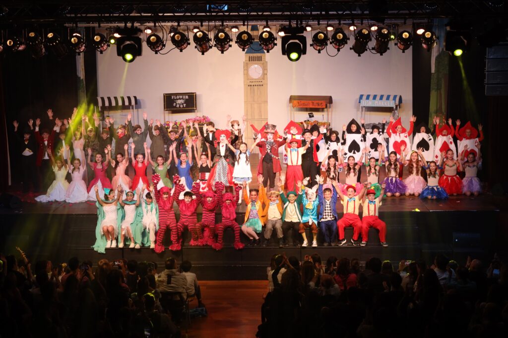 “Finding Wonderland”, el play de fin de año de Primary de Belgrano Day School
