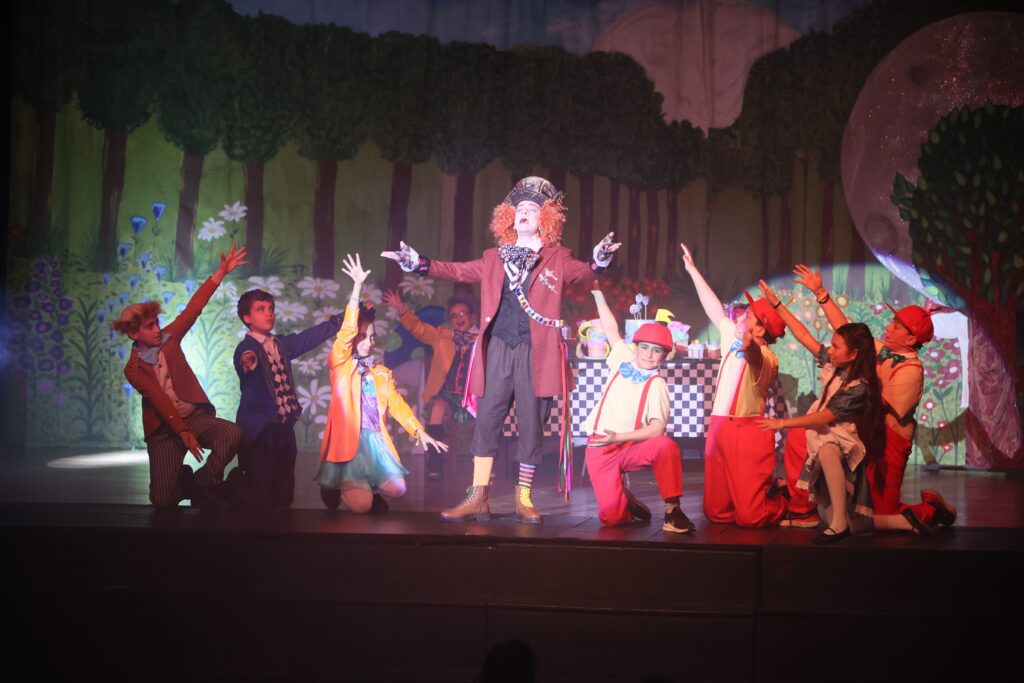 “Finding Wonderland”, el play de fin de año de Primary de Belgrano Day School