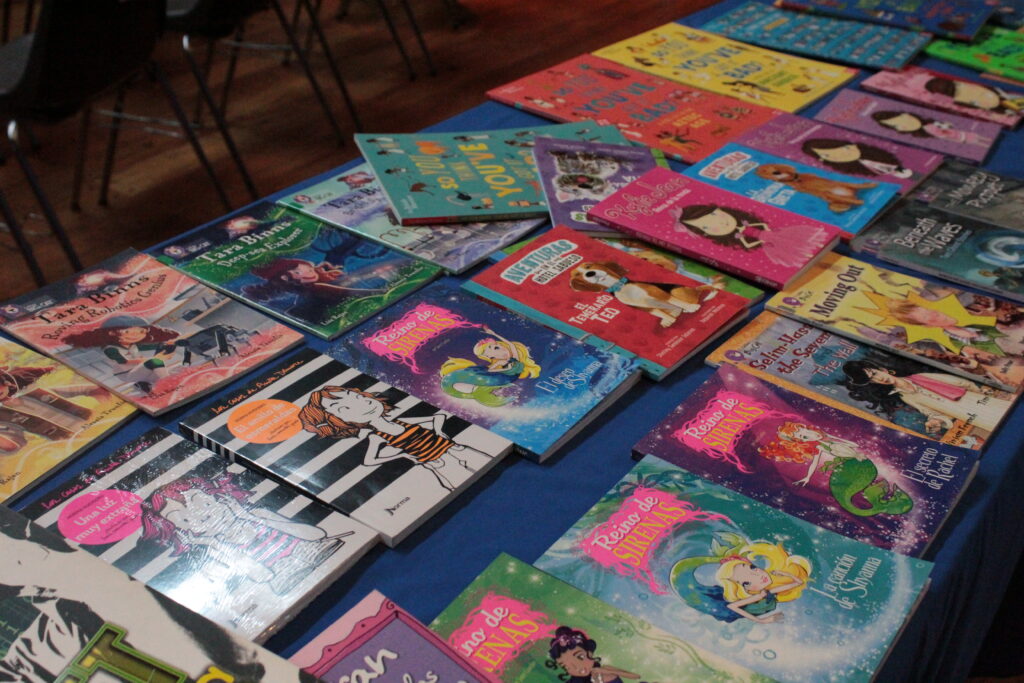BDS Book Fair 2025 en el hall del colegio